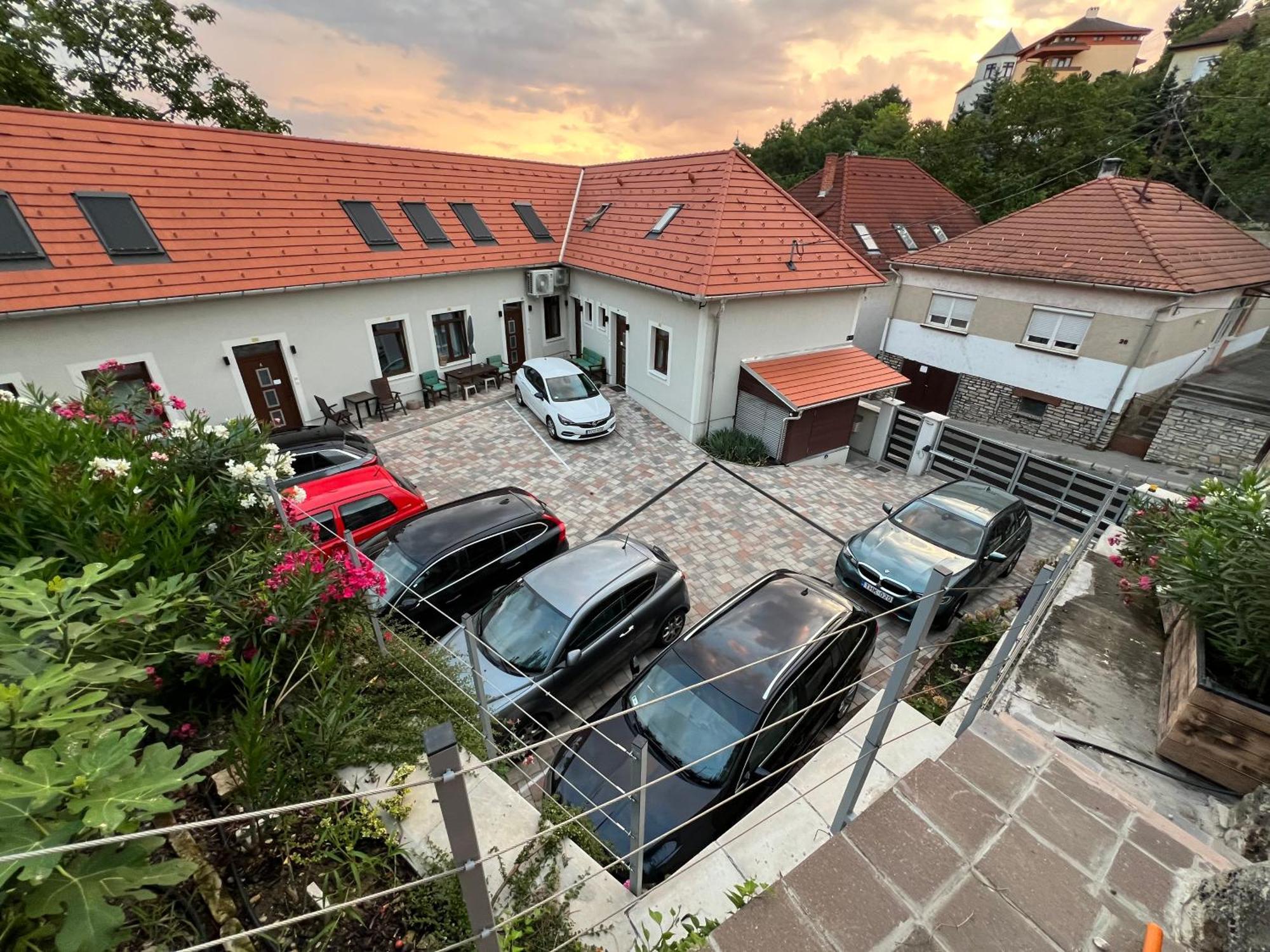 Appartamento Monbuhim Twin Veszprém Esterno foto